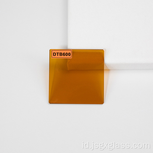 Kaca filter bandpass DBT600